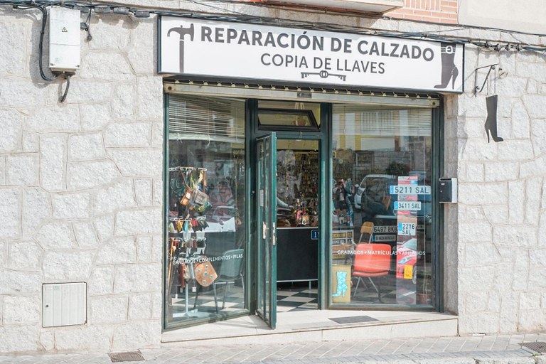REPARACIN DE CALZADO  COPIA DE LLAVES.jpeg