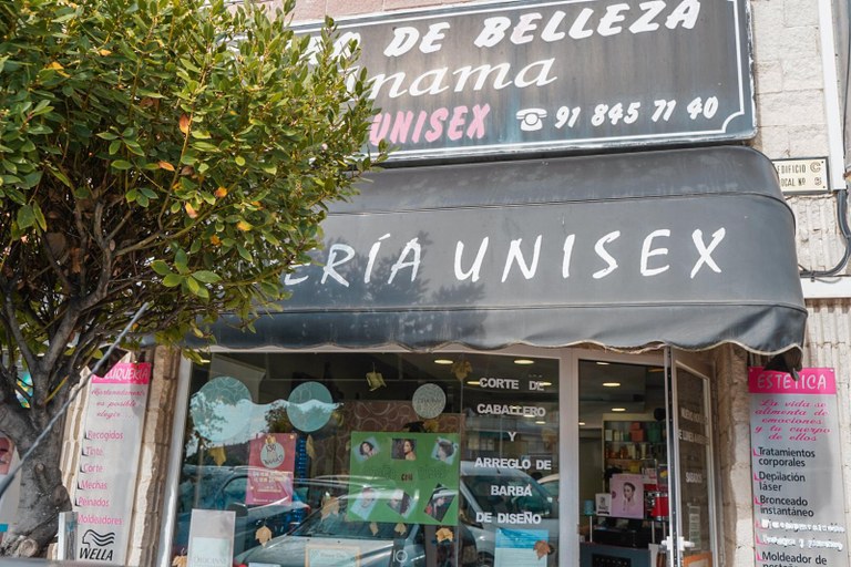 PELUQUERA UNISEX ANAMA.jpeg