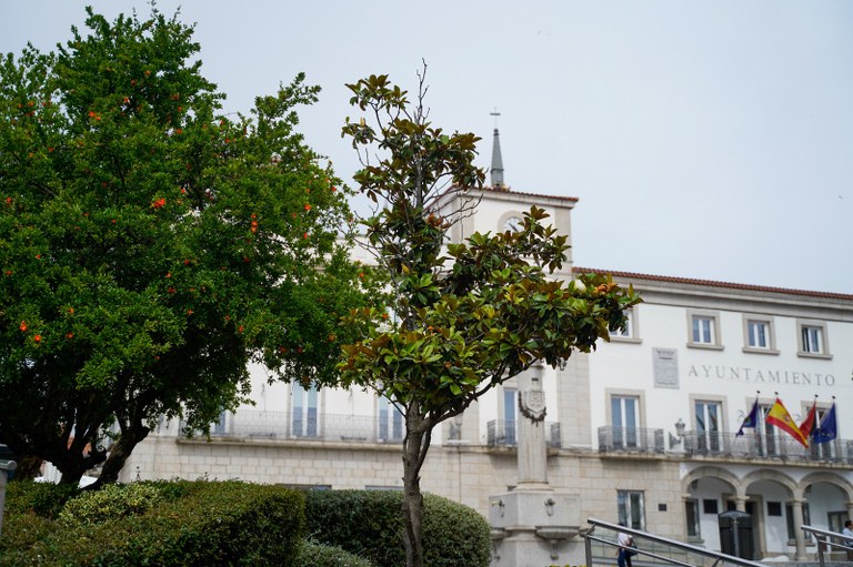 Ampliar 'Colmenar Viejo firma un convenio con la Mancomunidad de Residuos con el que ahorrará cerca de 70 millones de euros en los próximos años al quedar exento del pago de las tasas de vertido'