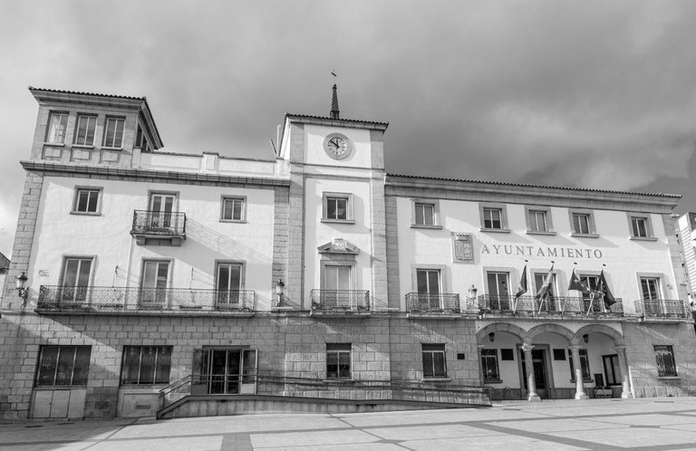 Ampliar 'El Ayuntamiento de Colmenar Viejo suspende las actividades programadas para Halloween en señal de duelo y respeto por las víctimas del accidente ferroviario de Toledo'