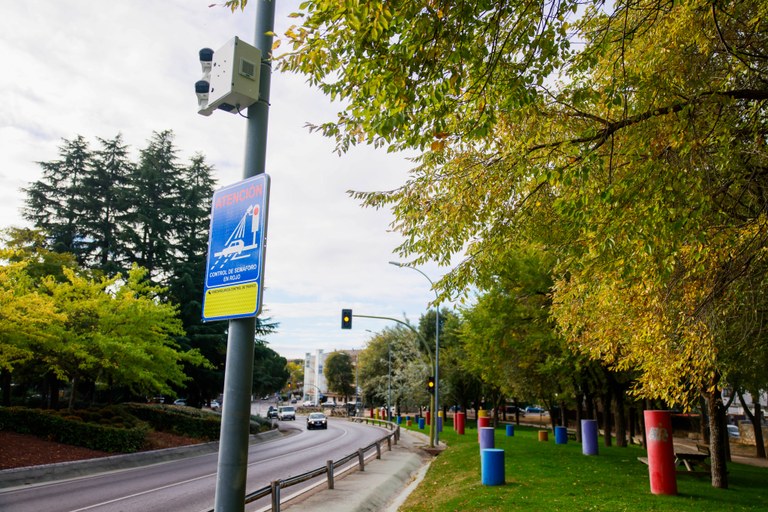 Ampliar 'El Ayuntamiento instala cámaras 'Foto-Rojo' en los accesos al municipio para mejorar la seguridad vial'