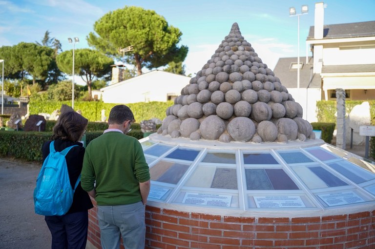 Ampliar 'El Museo Geológico de Colmenar Viejo inaugura una exposición permanente de tierras'