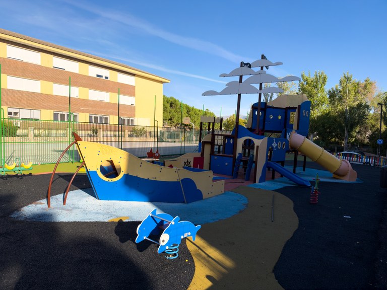 Ampliar 'El parque infantil de la calle Zurbarán renueva su emblemático barco pirata para vivir nuevas aventuras con los más pequeños'