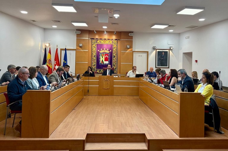 Ampliar 'El Pleno aprueba la concesión de honores y distinciones por el 521 Aniversario de la Villa de Colmenar Viejo'