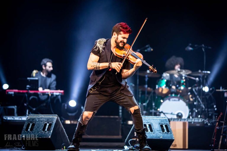 Ampliar 'Este fin de semana en el Auditorio el humor de Fabiolo Connection, el concierto de Strad, El Violinista Rebelde y cine con El Bebé Jefazo 2'