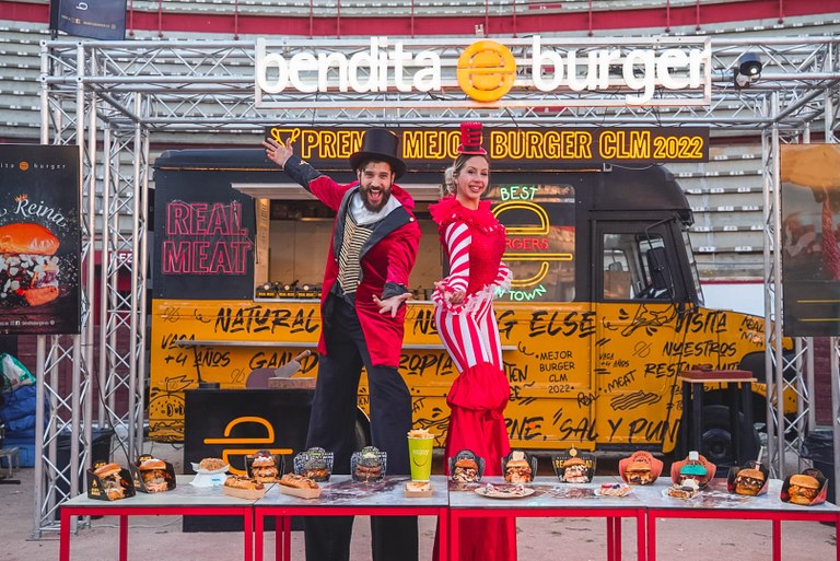 Ampliar 'Este fin de semana, hamburguesas ‘gourmet’, motos de aventura y teatro'