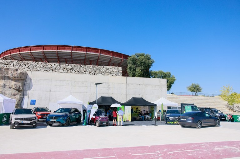 Ampliar 'Este fin de semana: Morientes visita La Casa de la Juventud y se celebran la ‘Mobility Colvi Week’,  la Feria de Minerales y la Jornada de Adopción de Animales'