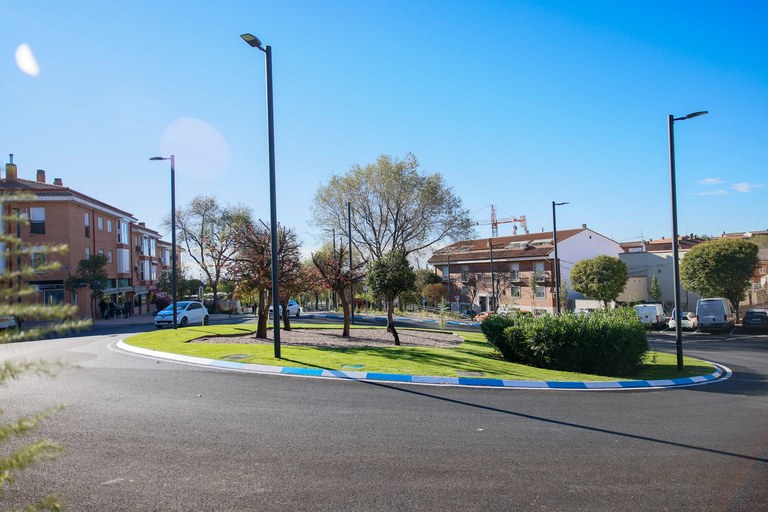 Ampliar 'Finalizan las obras de remodelación de la vía pública en el entorno del Centro de Salud Sur'