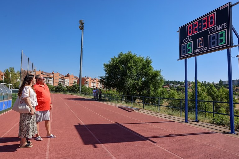 Ampliar 'Los campos de fútbol de los polideportivos ‘Samaranch’ y ‘Lorenzo Rico’ estrenan nuevos marcadores electrónicos'
