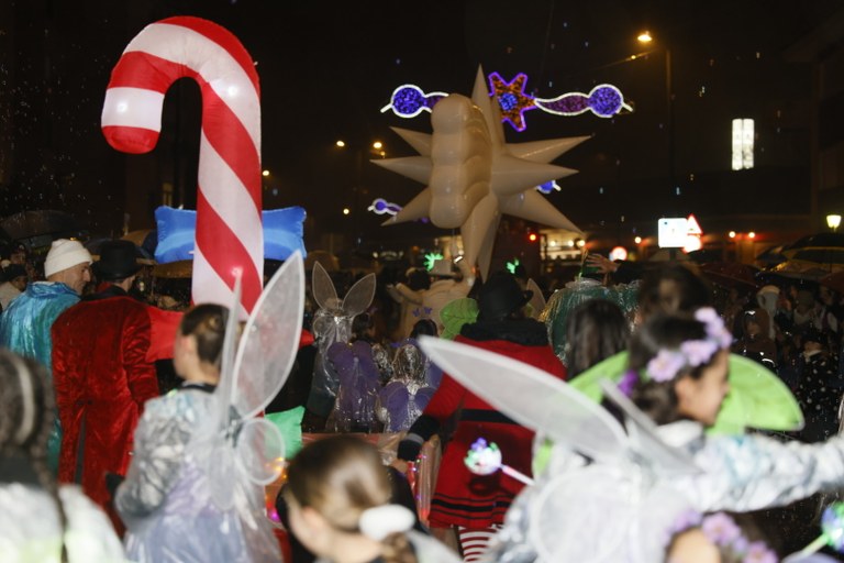 Ampliar '¡Vive la magia y participa en la Cabalgata! Los Reyes estarán encantados de contar contigo en su mágico desfile'